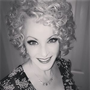 Meet your Posher, Carrie